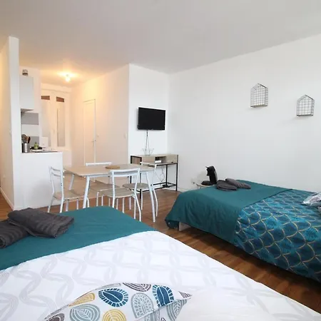 Chez Dan - Neuf - 1 Lit 2 Personnes - Canape Convertible - 2 Couchages - Internet - Centre - Parking Proche - Proche Gare - Gere Par Prestazen'services