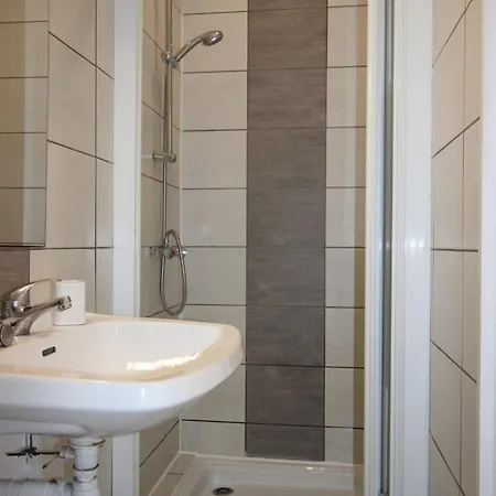 Chez Dan - Neuf - 2 Lits 2 Personnes - Internet - Centre - Parking Proche - Proche Gare - Gere Par Prestazen'services Verdun