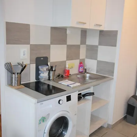 아파트 Chez Dan - Neuf - 1 Lit 2 Personnes - Canape Convertible - 2 Couchages - Internet - Centre - Parking Proche - Proche Gare - Gere Par Prestazen'services *