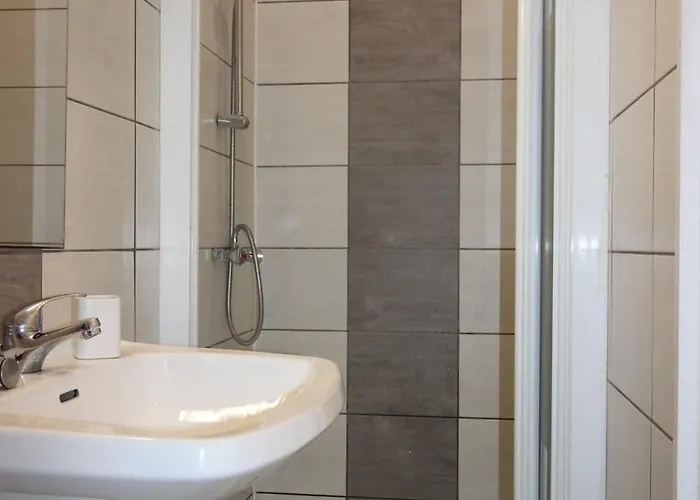 Chez Dan - Neuf - 2 Lits 2 Personnes - Internet - Centre - Parking Proche - Proche Gare - Gere Par Prestazen'services Verdun-sur-Meuse